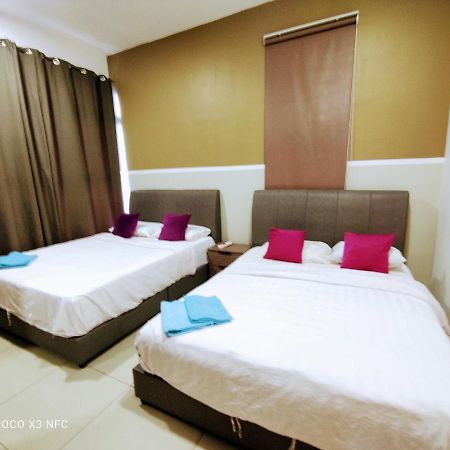 Atlantis Homestay Pool View 1210 ملقا المظهر الخارجي الصورة
