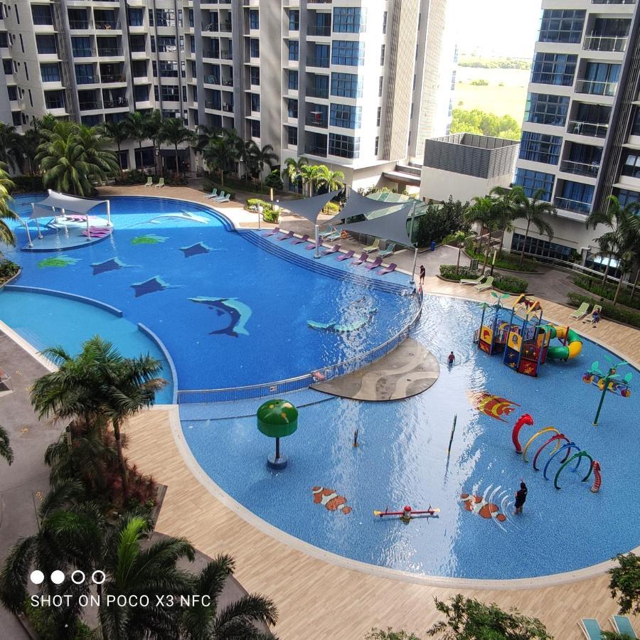 Atlantis Homestay Pool View 1210 ملقا المظهر الخارجي الصورة