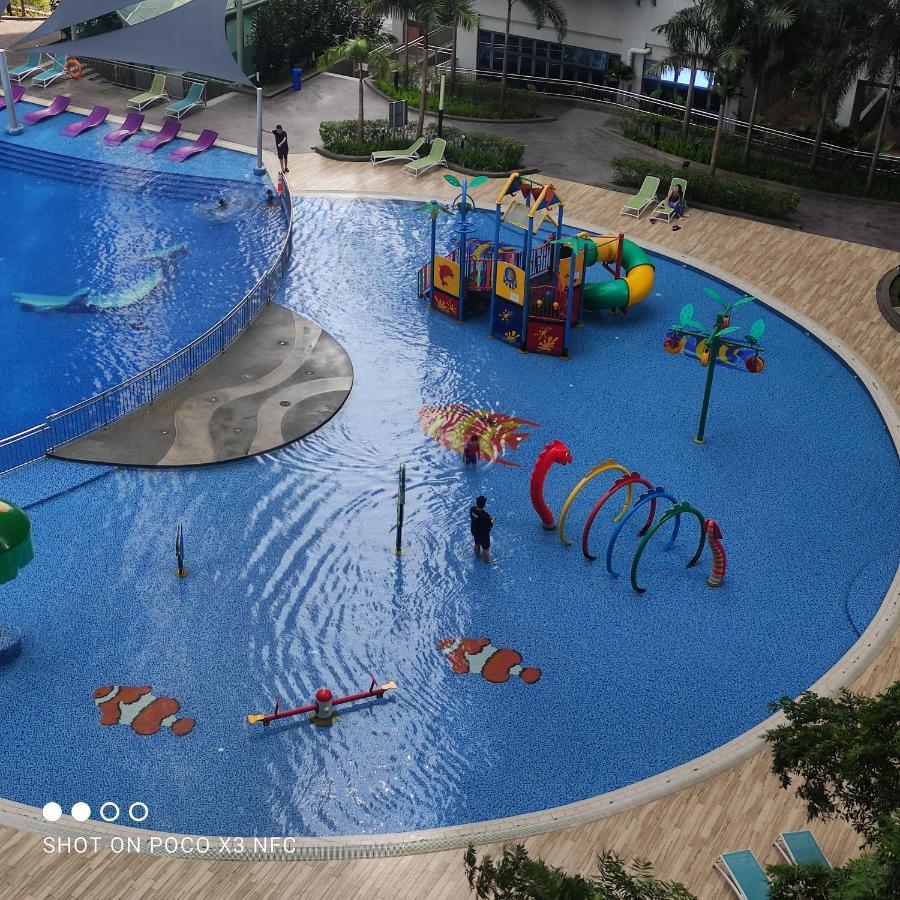 Atlantis Homestay Pool View 1210 ملقا المظهر الخارجي الصورة